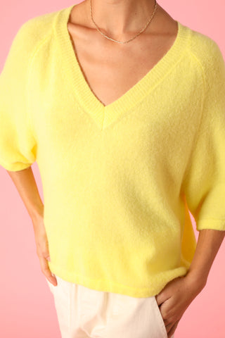 Pull col V manches courtes