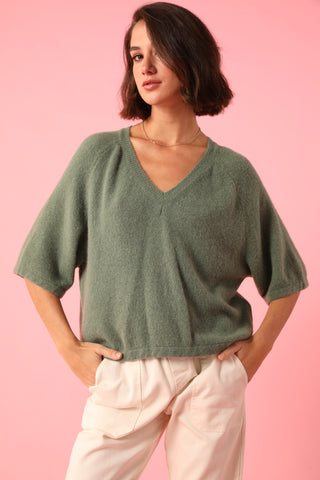 Pull col V manches courtes
