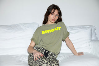 T-shirt délavé Amour col rond