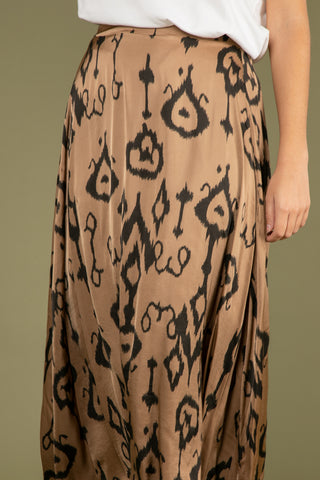 Jupe fluide satinée à motif