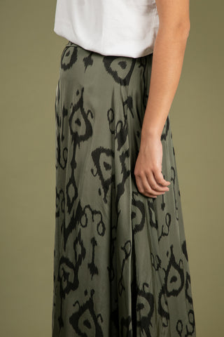Jupe fluide satinée à motif