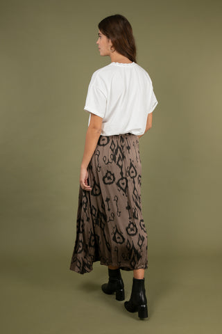 Jupe fluide satinée à motif