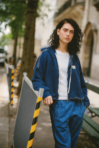 Sweatshirt délavé à capuche zippé