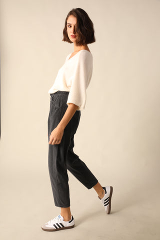 Pantalon carotte en velours taille élastiquée