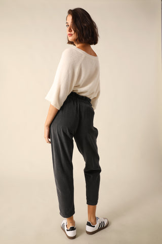 Pantalon carotte en velours taille élastiquée