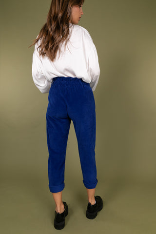 Pantalon carotte en velours taille élastiquée