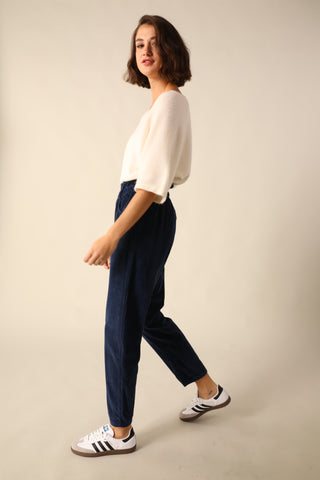 Pantalon carotte en velours taille élastiquée