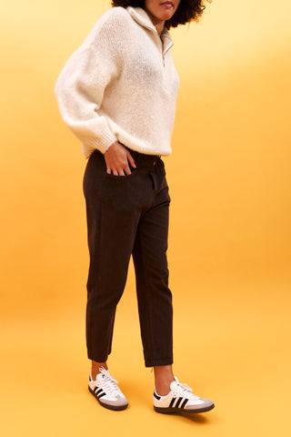 Pantalon carotte en velours taille élastiquée