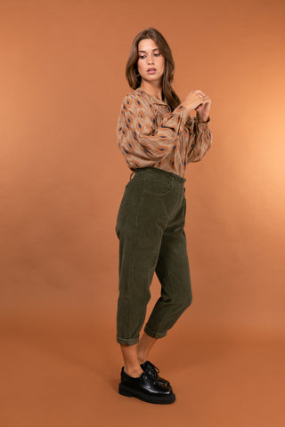 Pantalon carotte en velours taille élastiquée