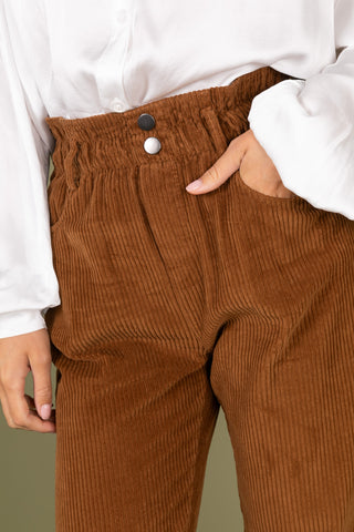 Pantalon carotte en velours taille élastiquée