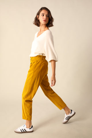 Pantalon carotte en velours taille élastiquée