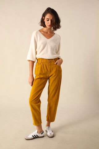 Pantalon carotte en velours taille élastiquée