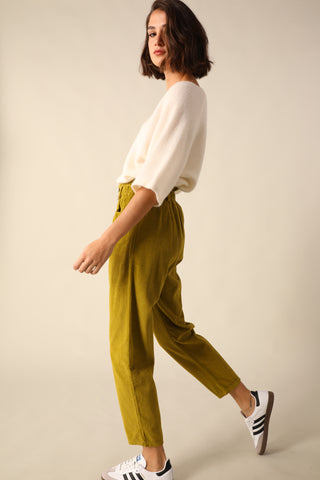 Pantalon carotte en velours taille élastiquée