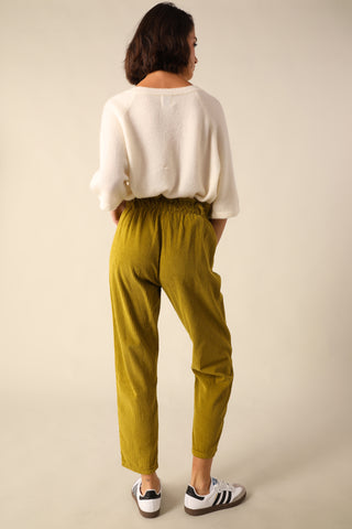 Pantalon carotte en velours taille élastiquée