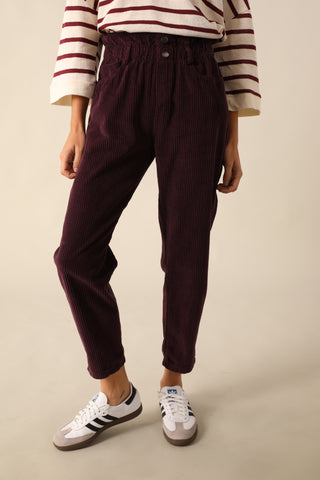 Pantalon carotte en velours taille élastiquée