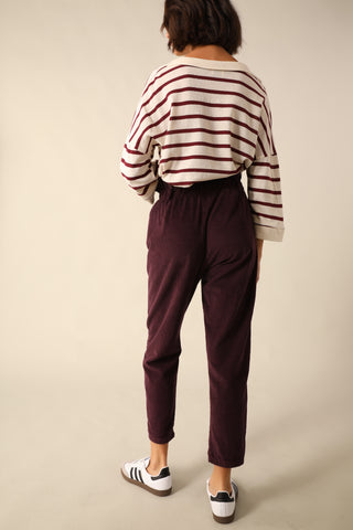 Pantalon carotte en velours taille élastiquée