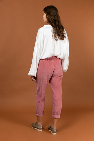 Pantalon carotte en velours taille élastiquée