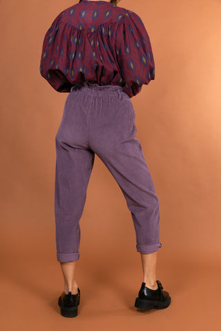 Pantalon carotte en velours taille élastiquée