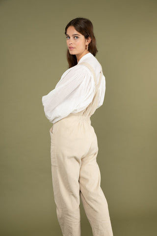 Salopette en velours coupe carotte