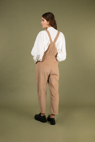 Salopette en velours coupe carotte