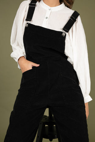 Salopette en velours coupe carotte