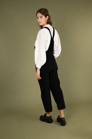 Salopette en velours coupe carotte