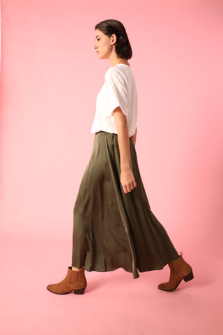 Jupe fluide en soie satinée