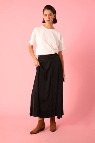 Jupe fluide en soie satinée