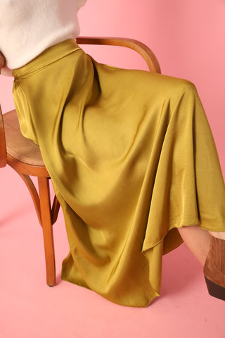 Jupe fluide en soie satinée