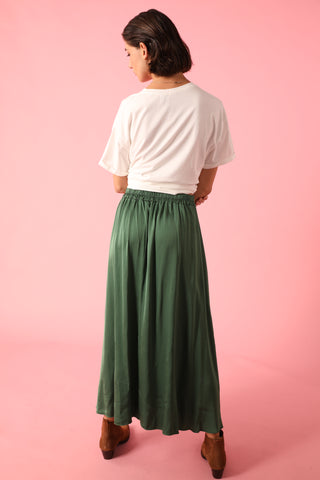 Jupe fluide en soie satinée