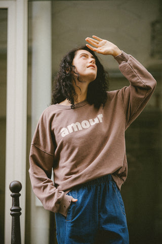 Sweatshirt délavé Amour manches longues