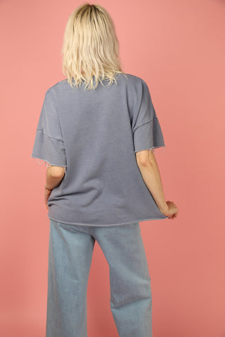 Sweatshirt délavé Love More Worry Less manches courtes