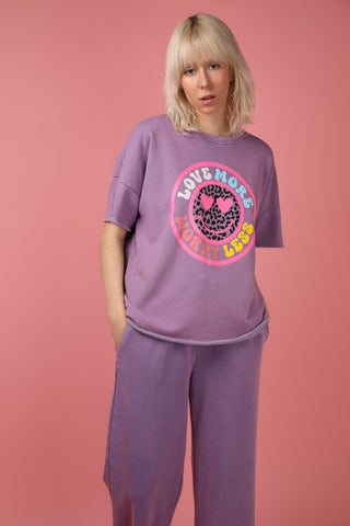 Sweatshirt délavé Love More Worry Less manches courtes