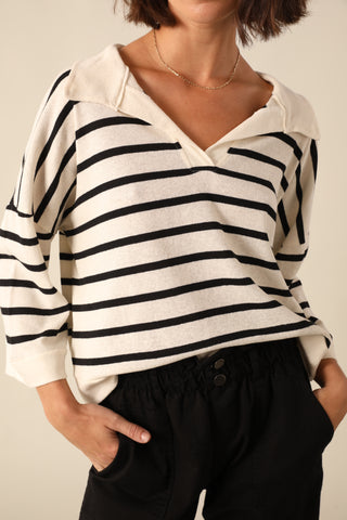 Pull marinière à encolure ouverte