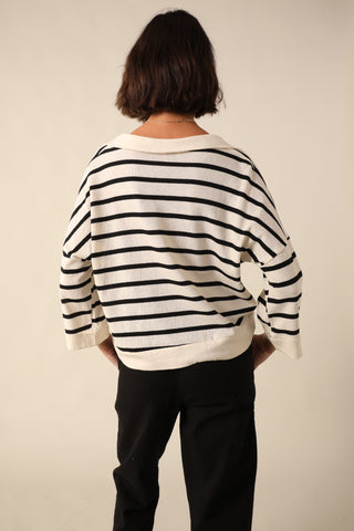 Pull marinière à encolure ouverte